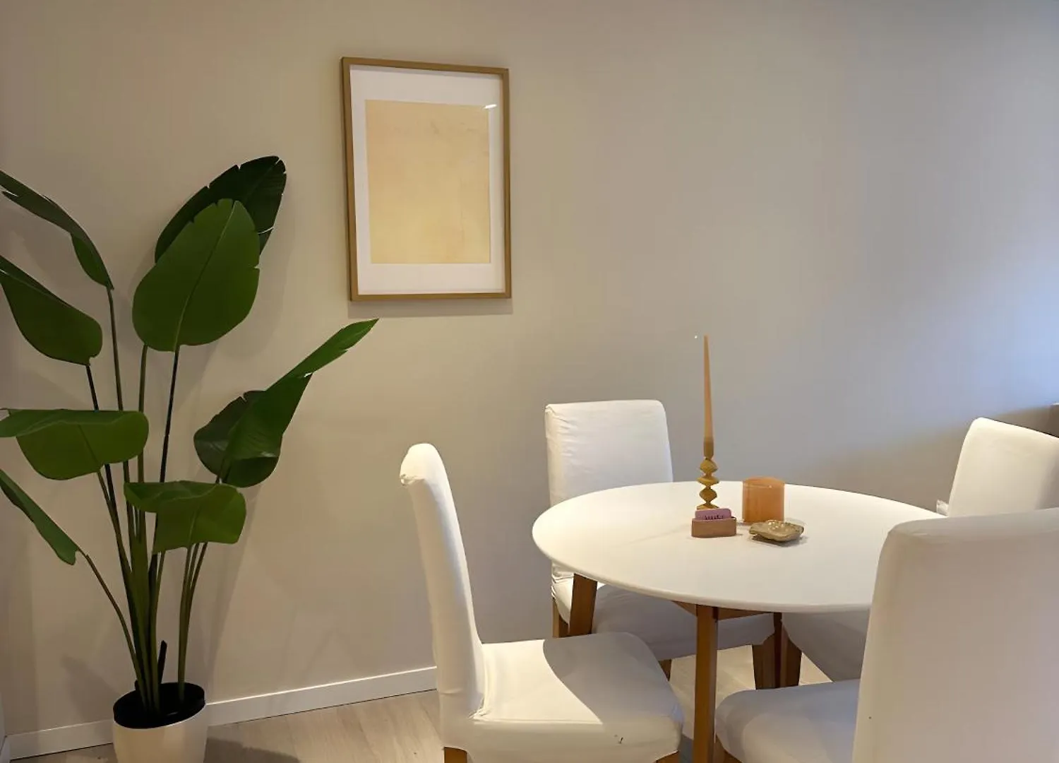 Cute Apartment In High Rise Bergen